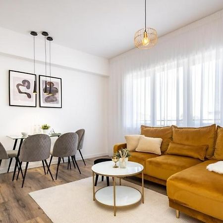 Majestic Apartament With View In Magheru 부쿠레슈티 외부 사진