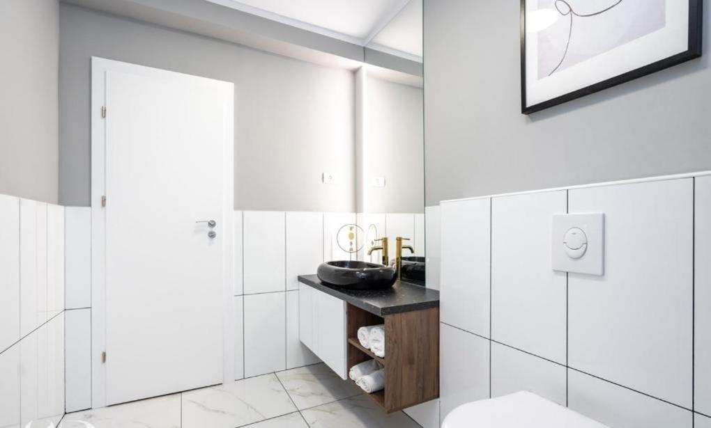 Majestic Apartament With View In Magheru 부쿠레슈티 외부 사진