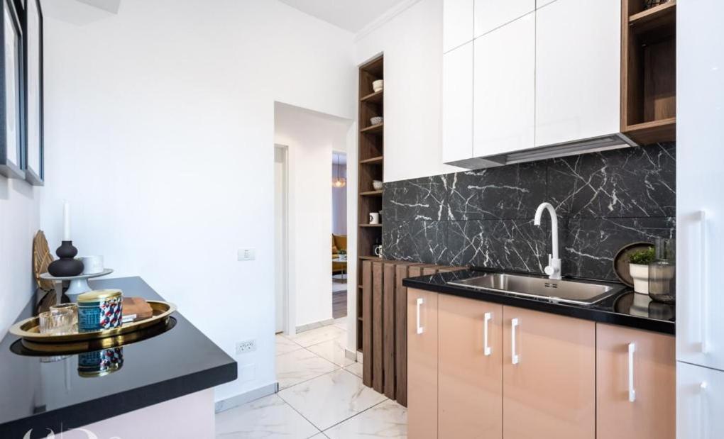 Majestic Apartament With View In Magheru 부쿠레슈티 외부 사진
