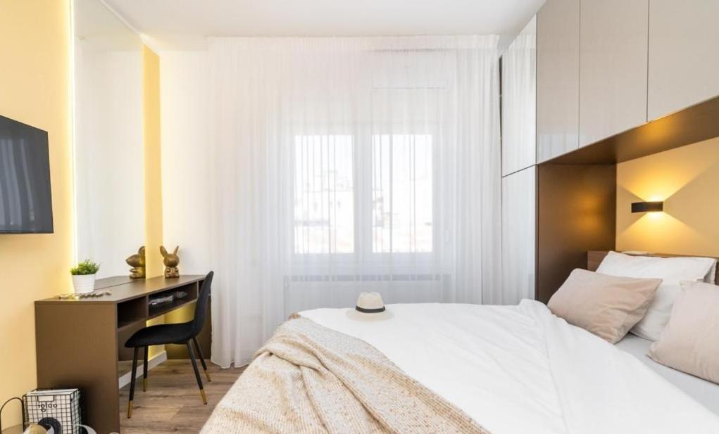 Majestic Apartament With View In Magheru 부쿠레슈티 외부 사진
