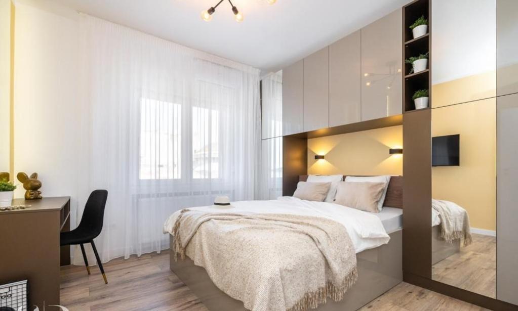 Majestic Apartament With View In Magheru 부쿠레슈티 외부 사진
